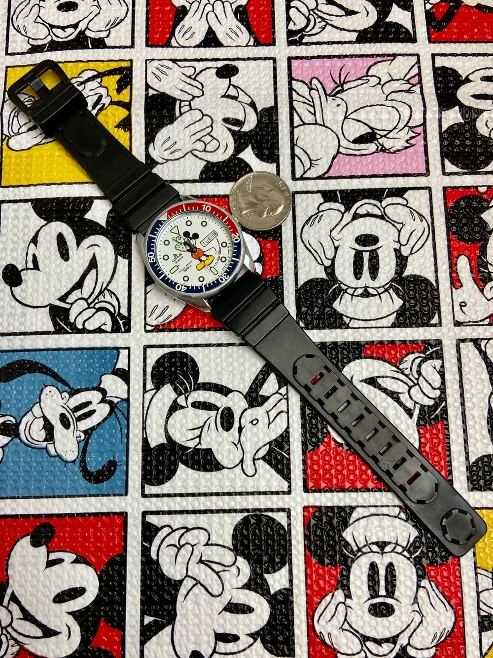 Vintage Disney X Lorus (Seiko) Mickey Mouse Pepsi Bezel Diver Style Watch HTF